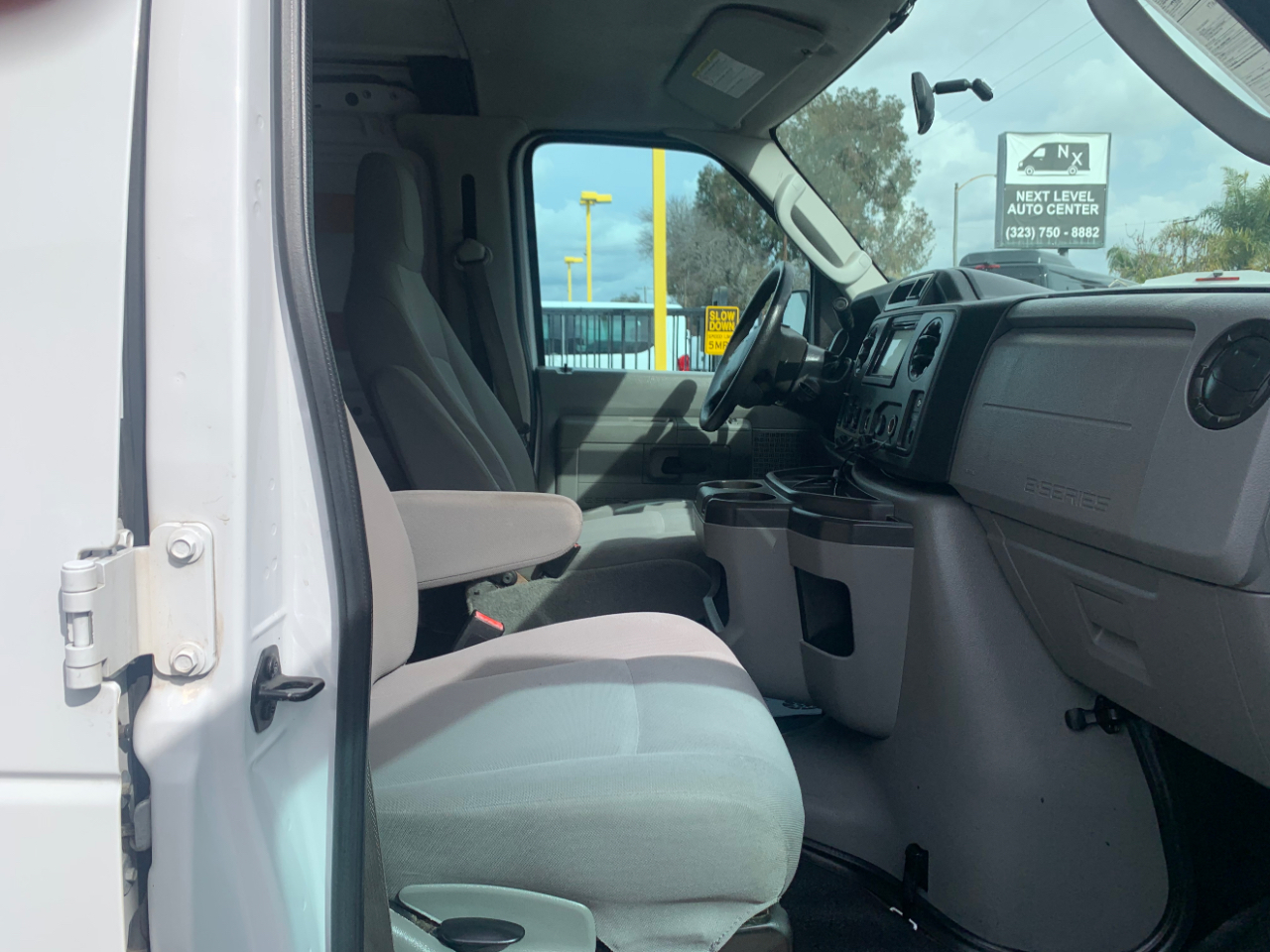 Ford Econoline Cargo Van E-250 2014