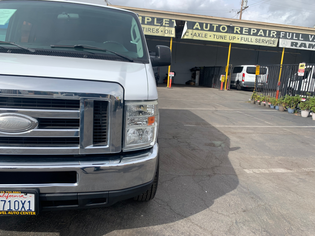 Ford Econoline Cargo Van E-250 2014