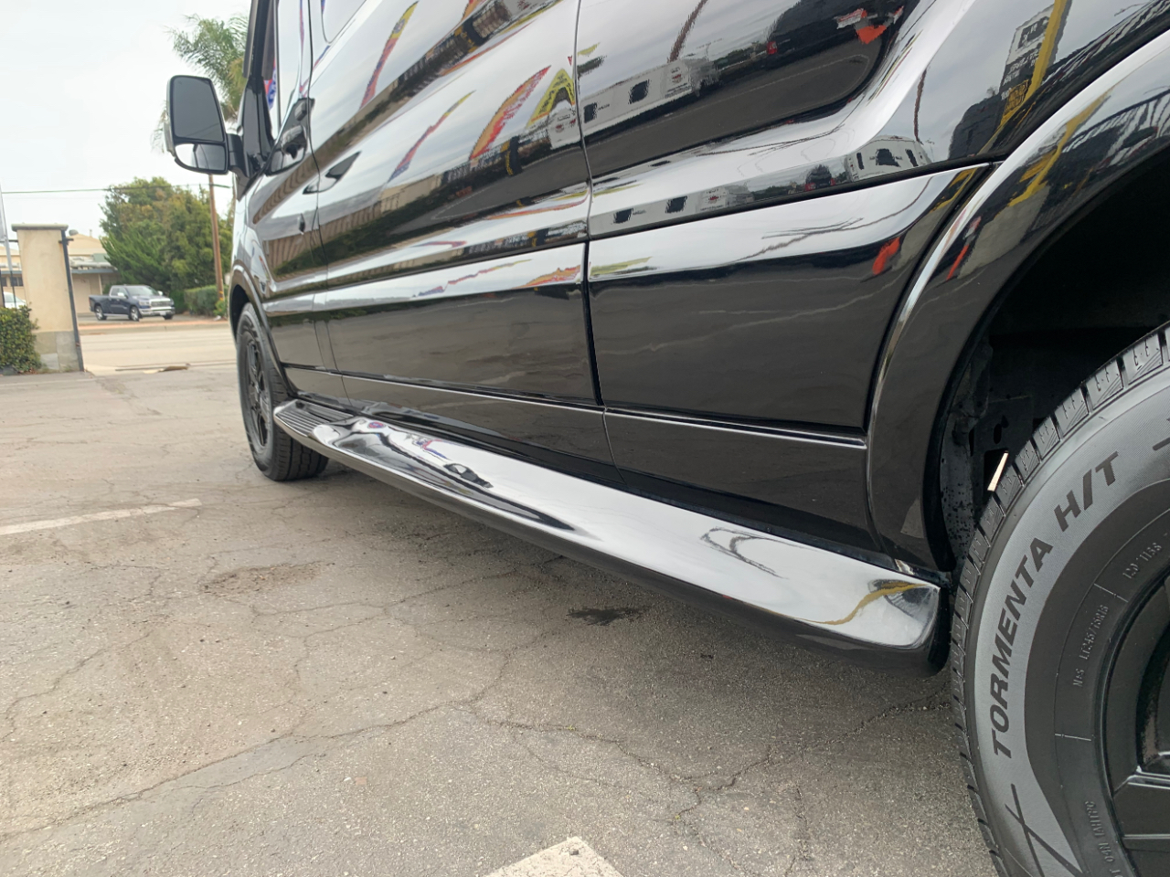 Ford Transit Van T-250 148" Med Rf 9000 GVWR Sliding RH Dr 2018