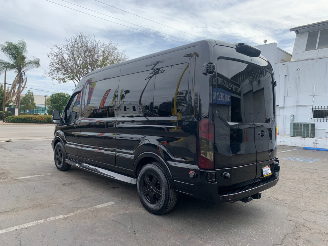 Ford Transit Van T-250 148" Med Rf 9000 GVWR Sliding RH Dr 2018