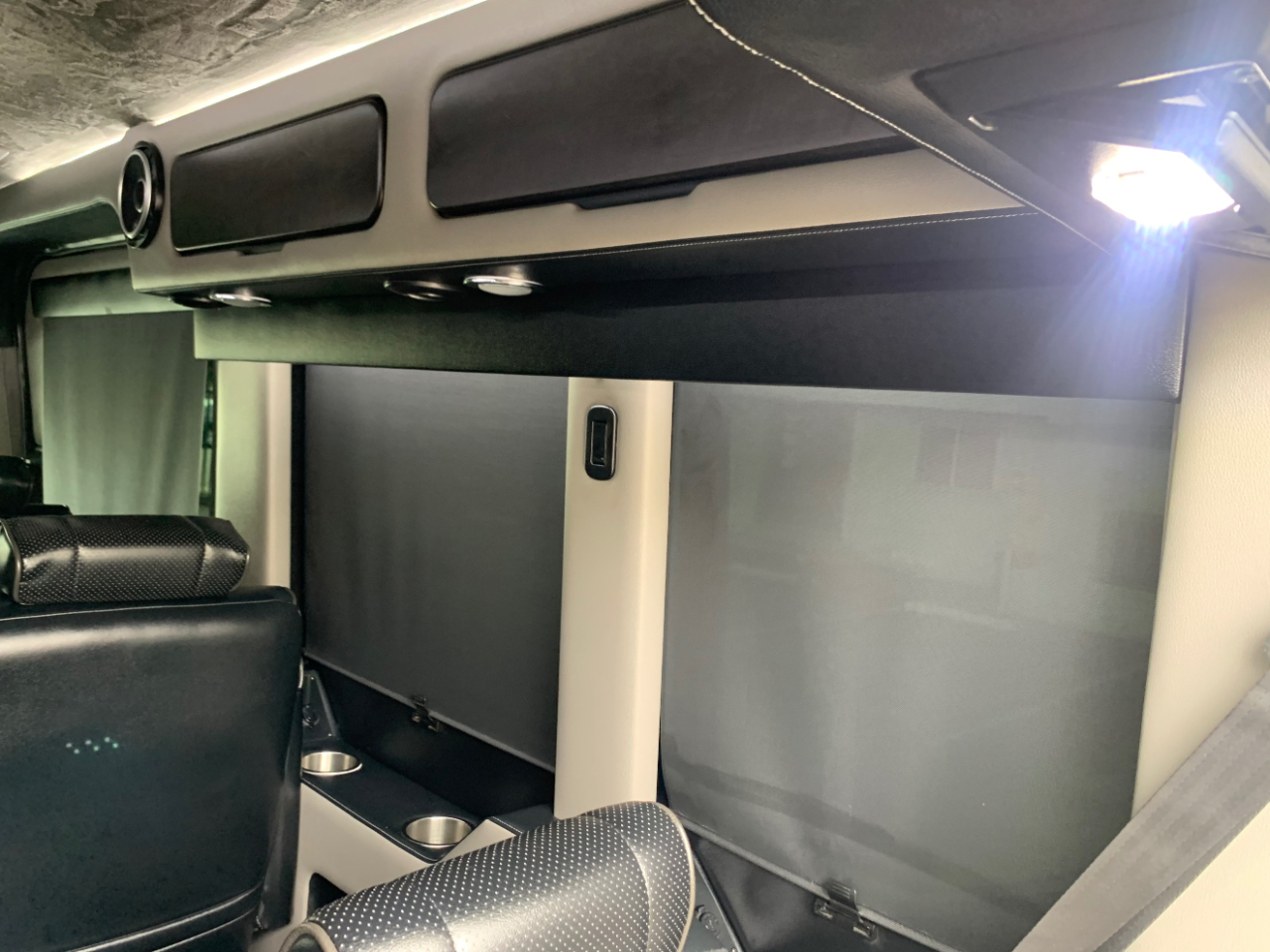 Ford Transit Van T-250 148" Med Rf 9000 GVWR Sliding RH Dr 2018