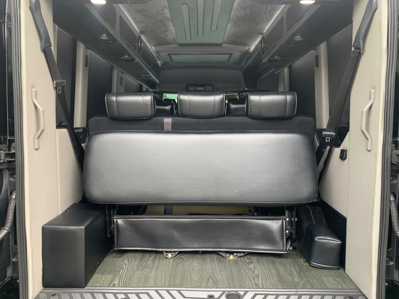 Ford Transit Van T-250 148" Med Rf 9000 GVWR Sliding RH Dr 2018