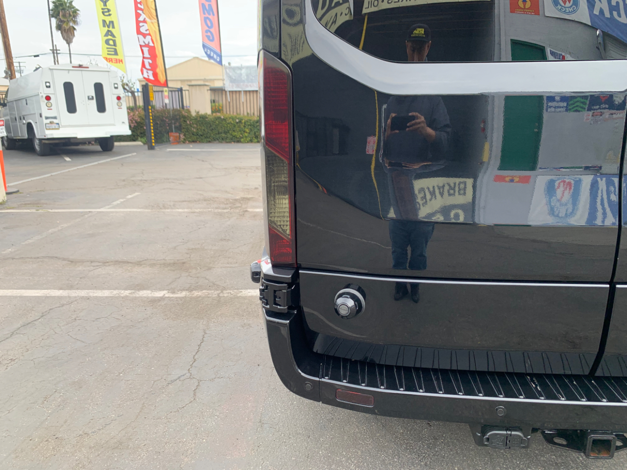 Ford Transit Van T-250 148" Med Rf 9000 GVWR Sliding RH Dr 2018