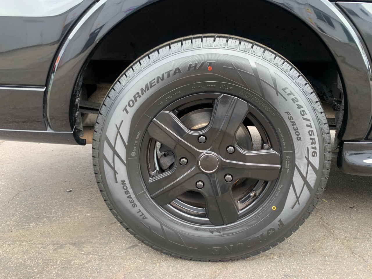 Ford Transit Van T-250 148" Med Rf 9000 GVWR Sliding RH Dr 2018