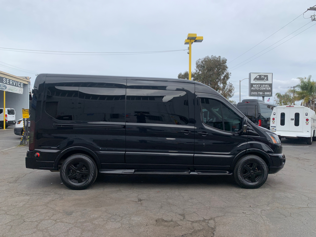 Ford Transit Van T-250 148" Med Rf 9000 GVWR Sliding RH Dr 2018