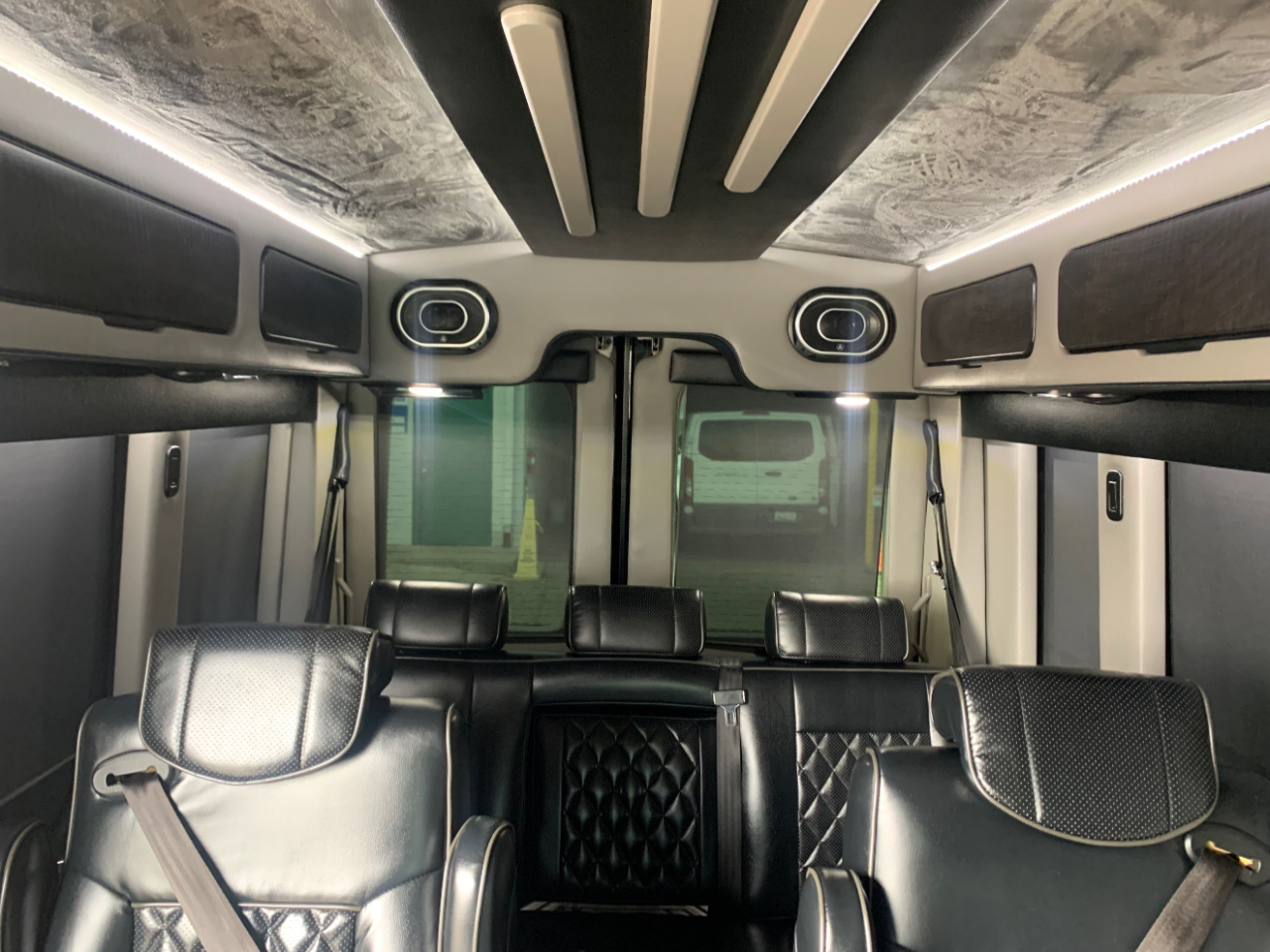 Ford Transit Van T-250 148" Med Rf 9000 GVWR Sliding RH Dr 2018