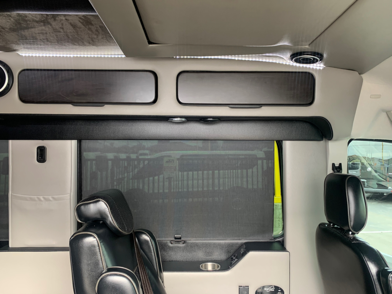 Ford Transit Van T-250 148" Med Rf 9000 GVWR Sliding RH Dr 2018