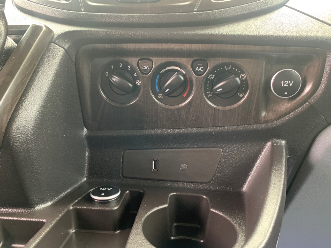 Ford Transit Van T-250 148" Med Rf 9000 GVWR Sliding RH Dr 2018