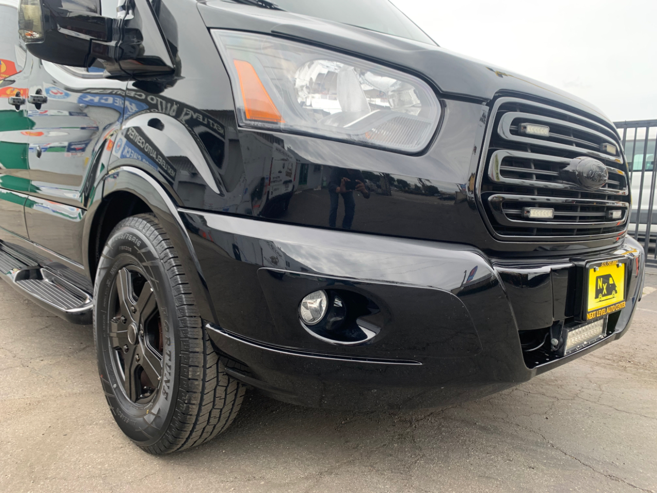 Ford Transit Van T-250 148" Med Rf 9000 GVWR Sliding RH Dr 2018