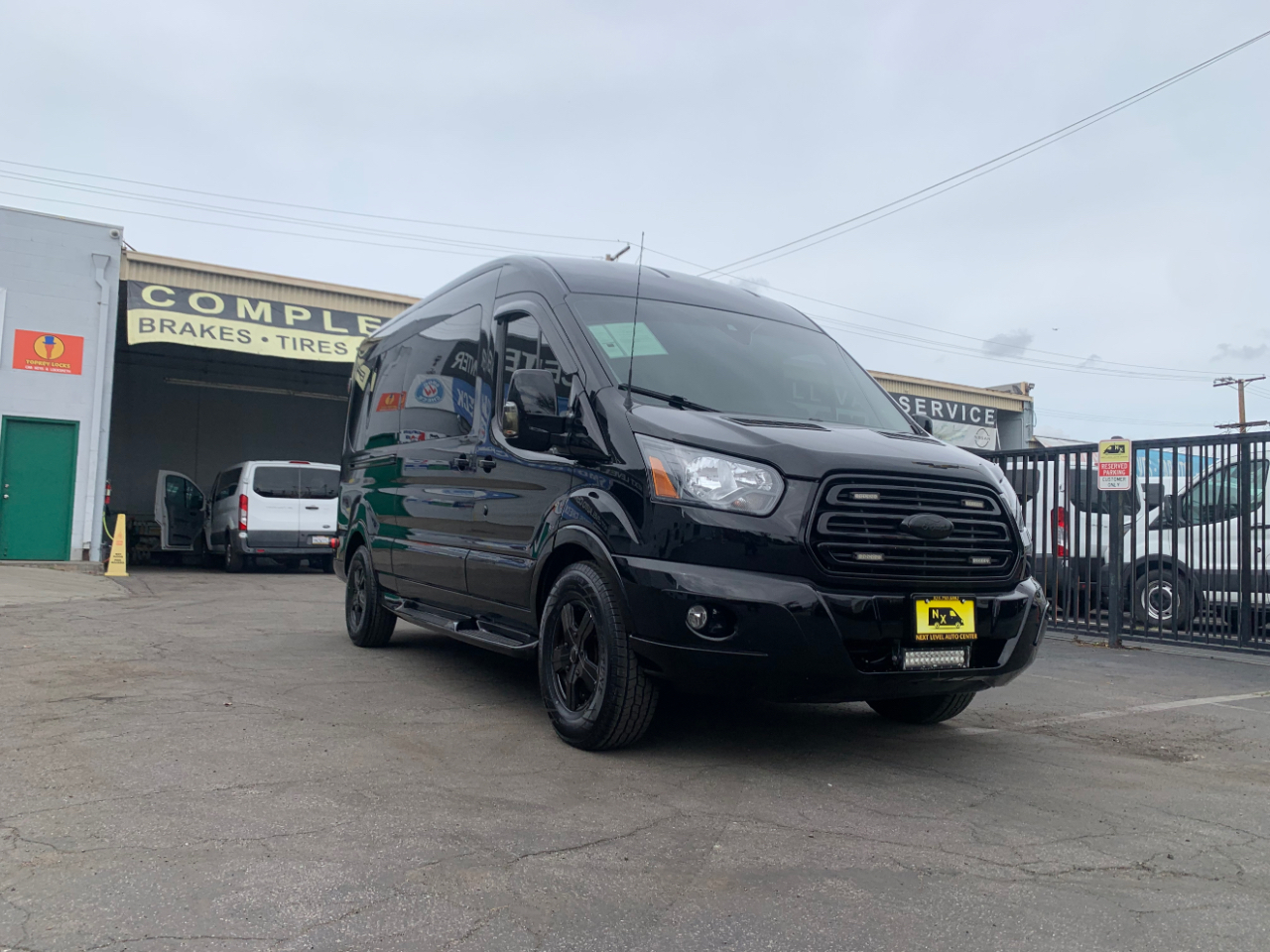 Ford Transit Van T-250 148" Med Rf 9000 GVWR Sliding RH Dr 2018