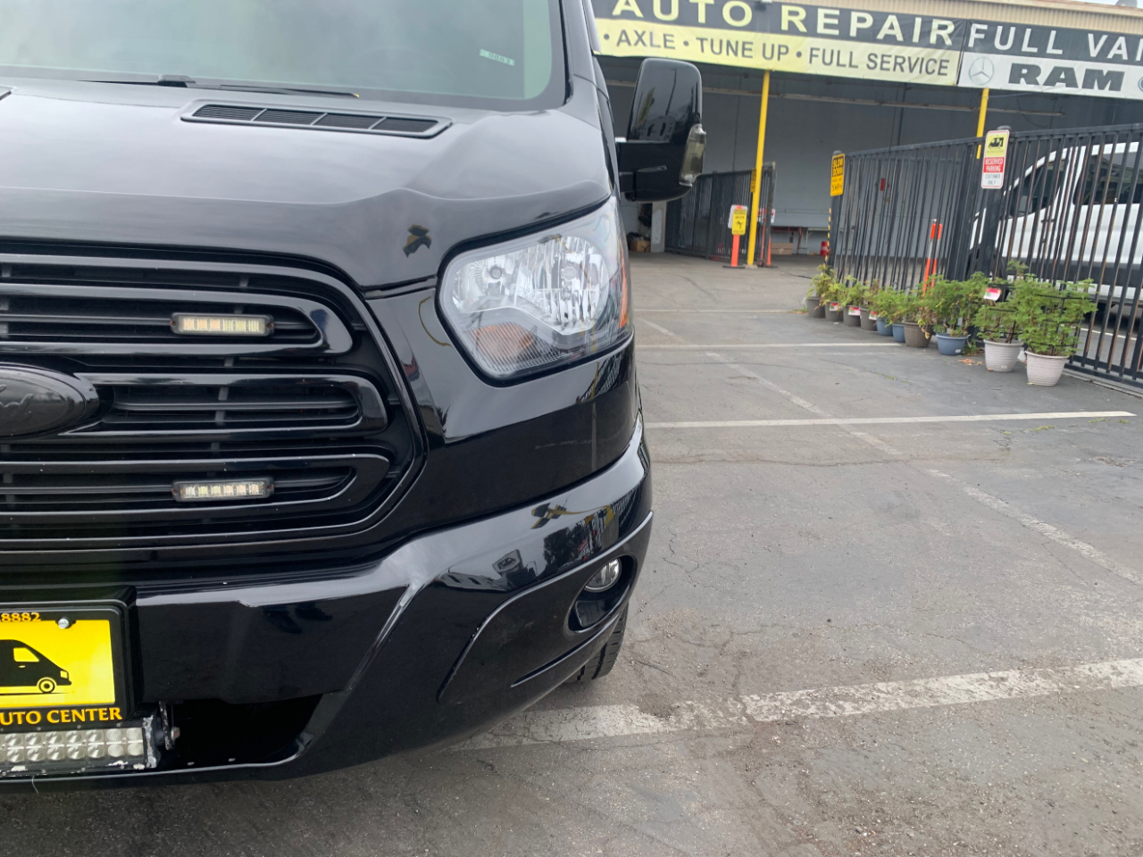 Ford Transit Van T-250 148" Med Rf 9000 GVWR Sliding RH Dr 2018
