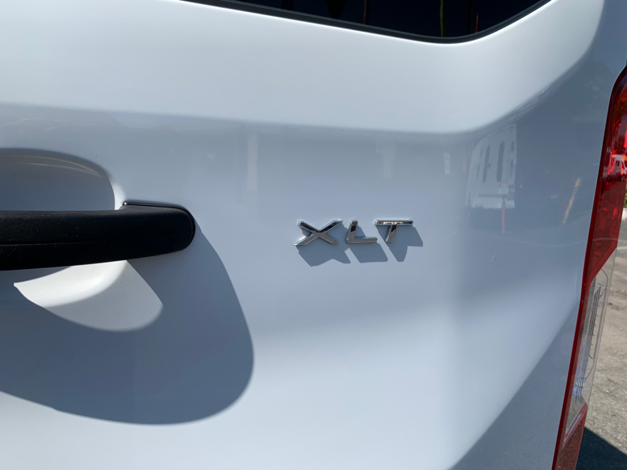 Ford Transit Wagon T-350 148" Low Roof XLT Swing-Out RH Dr 2016