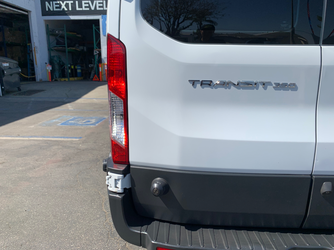 Ford Transit Wagon T-350 148" Low Roof XLT Swing-Out RH Dr 2016