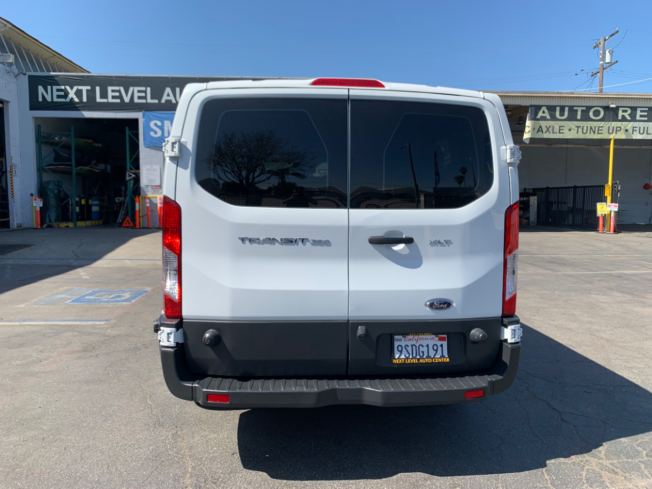 Ford Transit Wagon T-350 148" Low Roof XLT Swing-Out RH Dr 2016