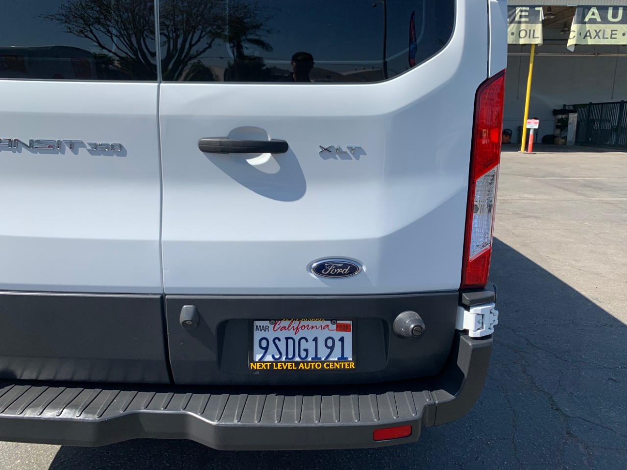 Ford Transit Wagon T-350 148" Low Roof XLT Swing-Out RH Dr 2016