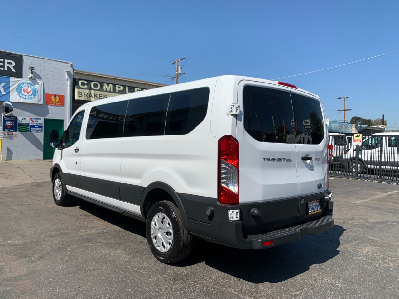 Ford Transit Wagon T-350 148" Low Roof XLT Swing-Out RH Dr 2016