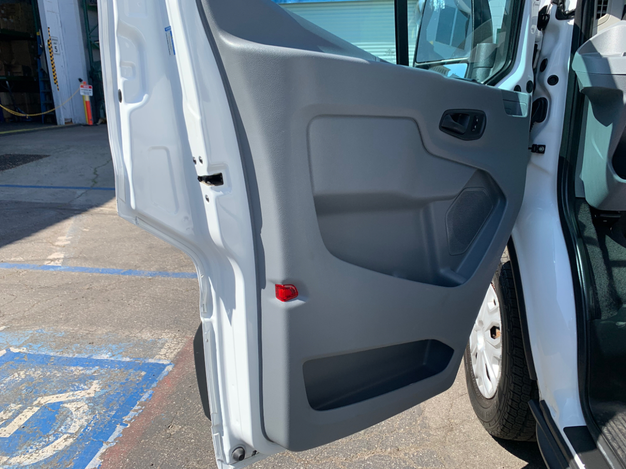 Ford Transit Wagon T-350 148" Low Roof XLT Swing-Out RH Dr 2016