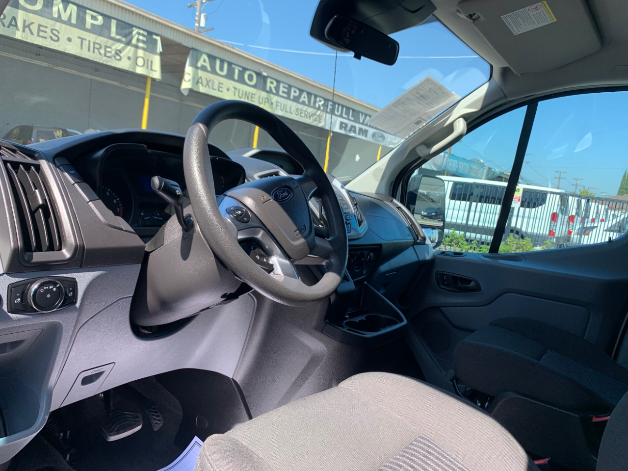 Ford Transit Wagon T-350 148" Low Roof XLT Swing-Out RH Dr 2016