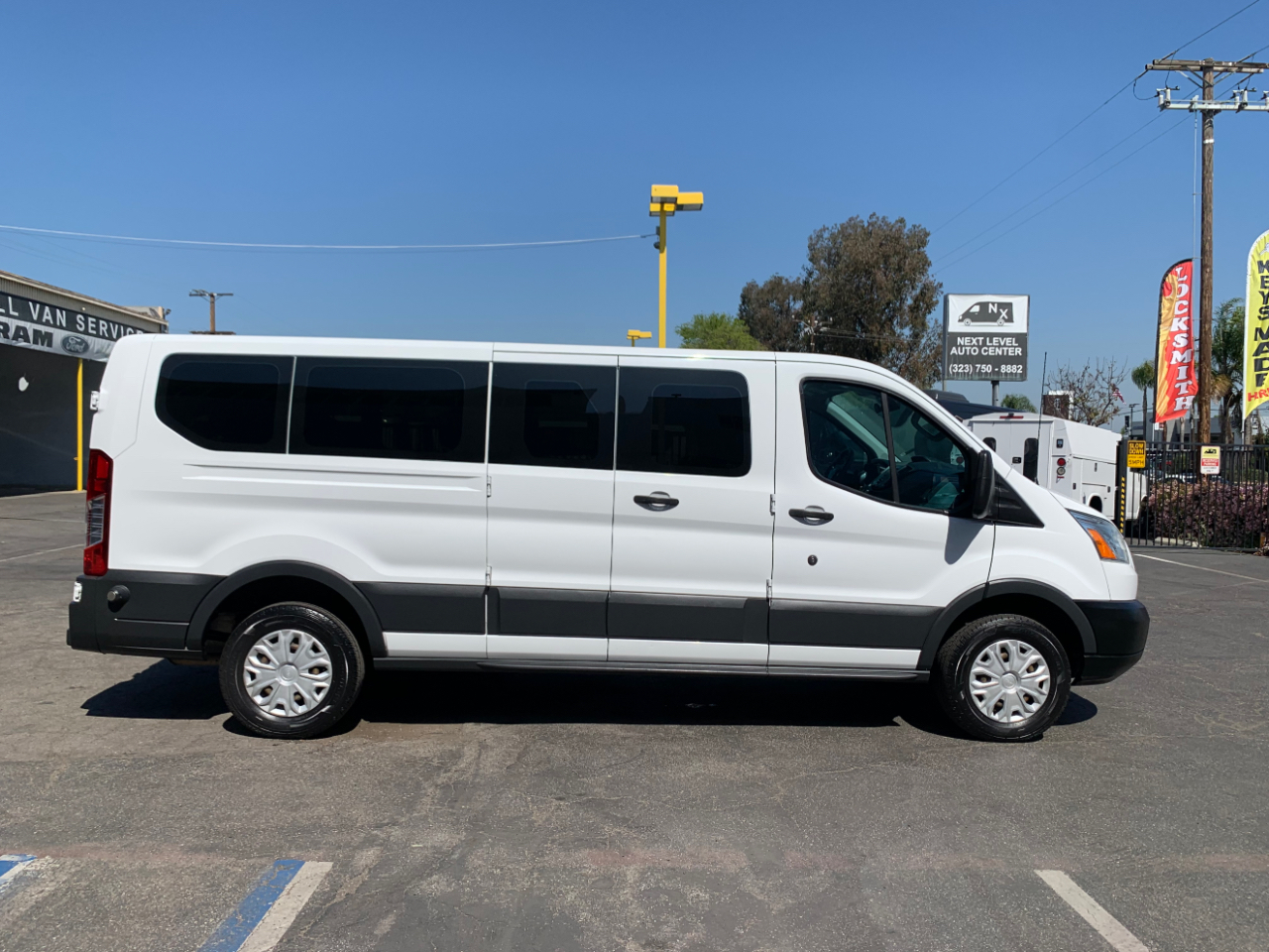 Ford Transit Wagon T-350 148" Low Roof XLT Swing-Out RH Dr 2016