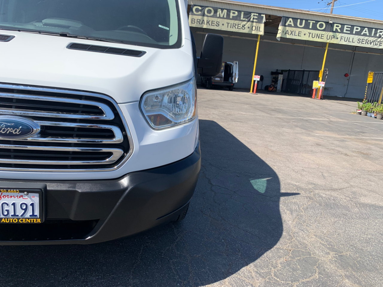 Ford Transit Wagon T-350 148" Low Roof XLT Swing-Out RH Dr 2016