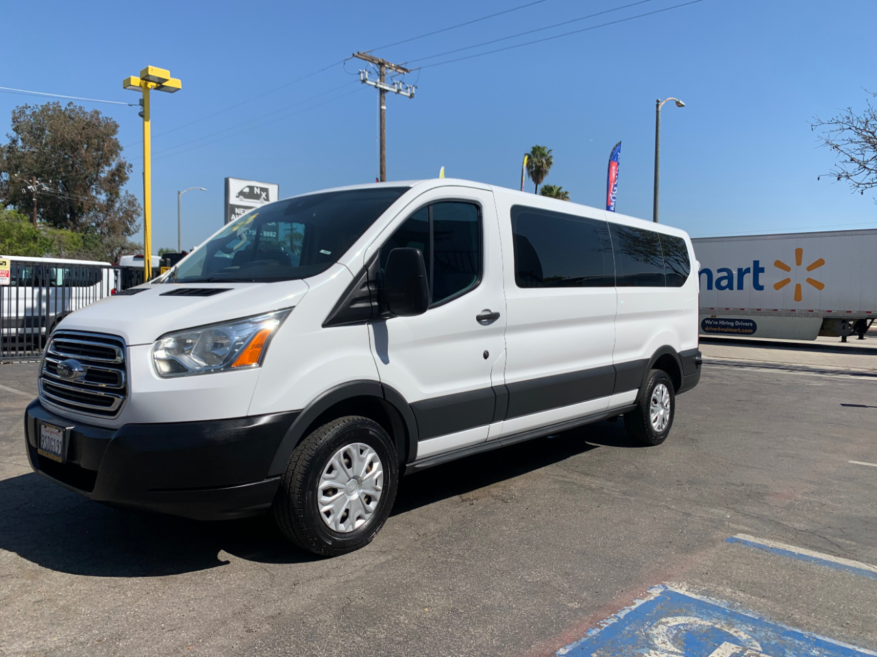 Ford Transit Wagon T-350 148" Low Roof XLT Swing-Out RH Dr 2016