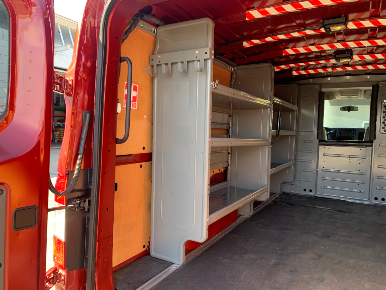 Nissan NV Cargo NV2500 HD Standard Roof V6 SV 2021