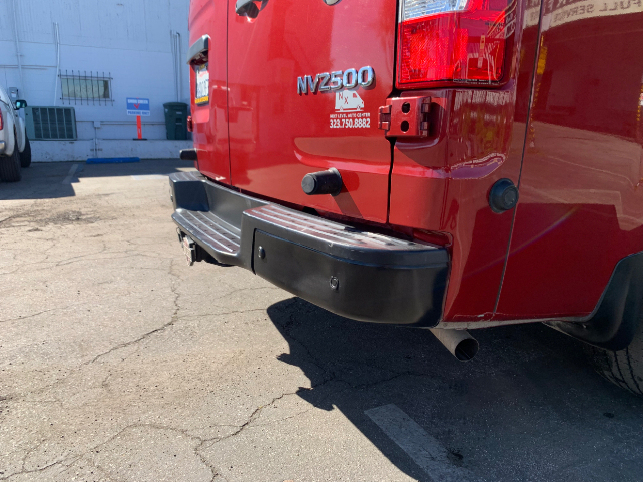 Nissan NV Cargo NV2500 HD Standard Roof V6 SV 2021