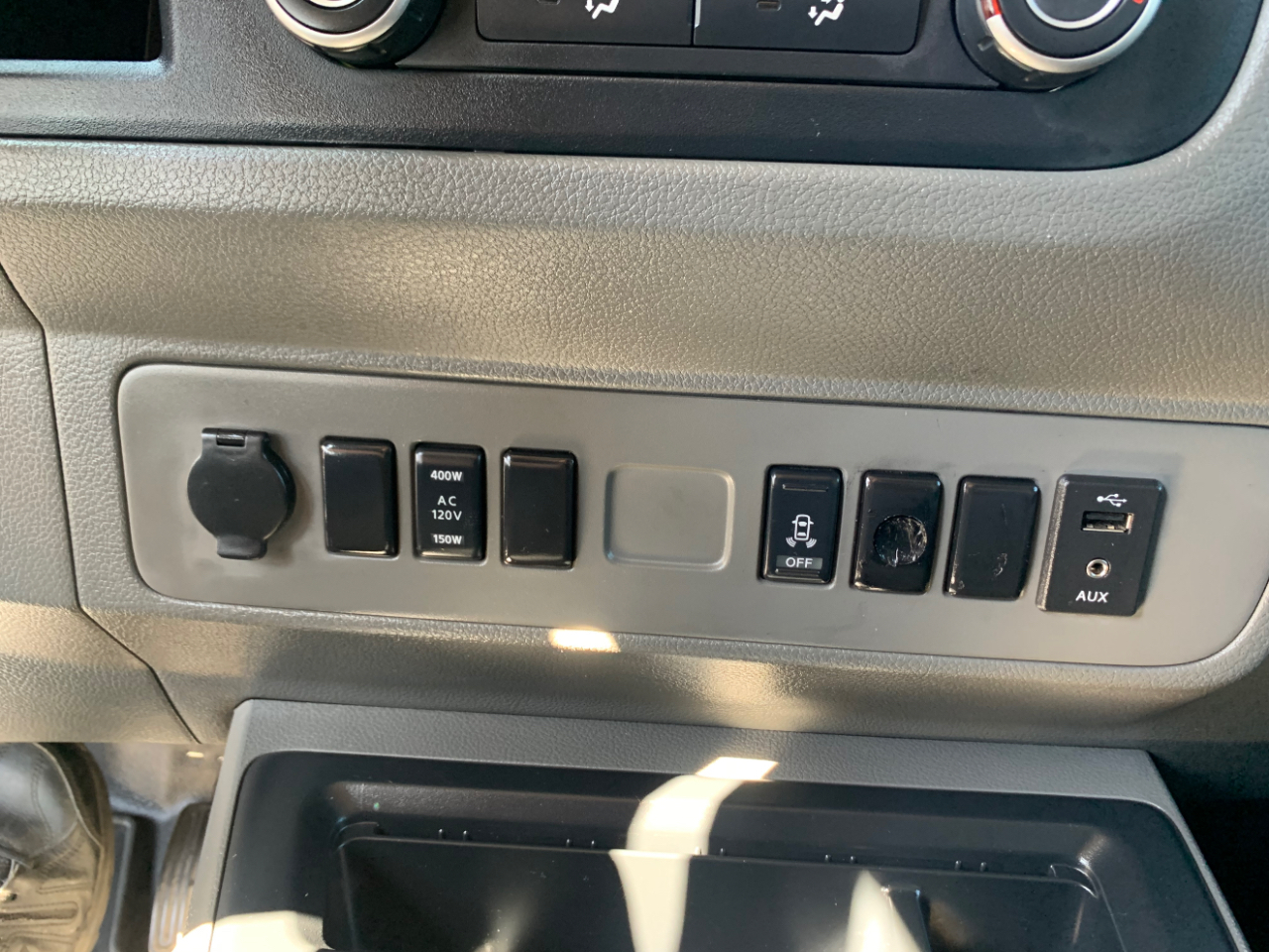 Nissan NV Cargo NV2500 HD Standard Roof V6 SV 2021