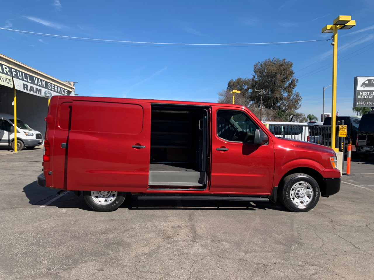 Nissan NV Cargo NV2500 HD Standard Roof V6 SV 2021