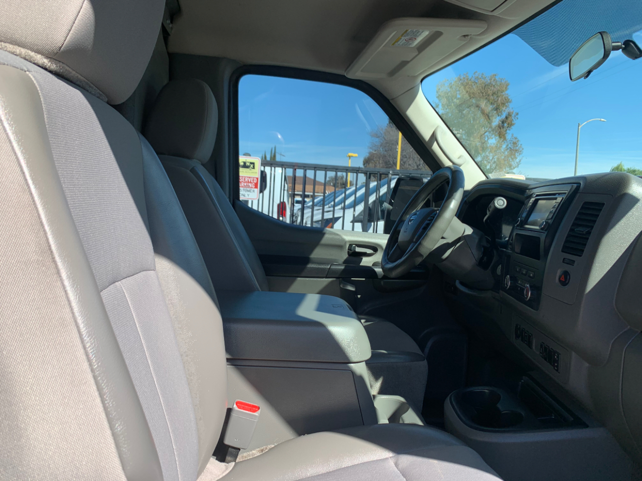 Nissan NV Cargo NV2500 HD Standard Roof V6 SV 2021