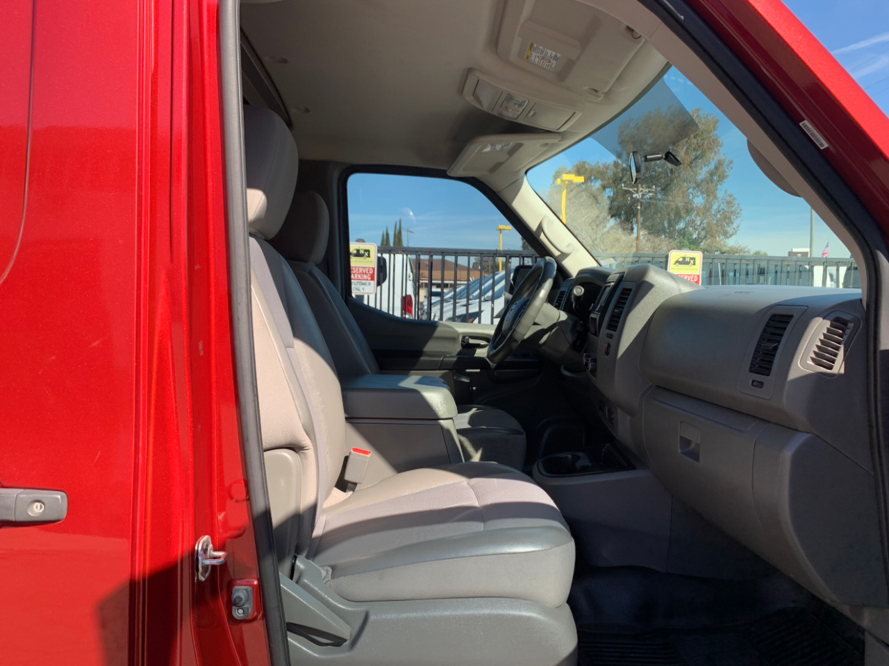 Nissan NV Cargo NV2500 HD Standard Roof V6 SV 2021