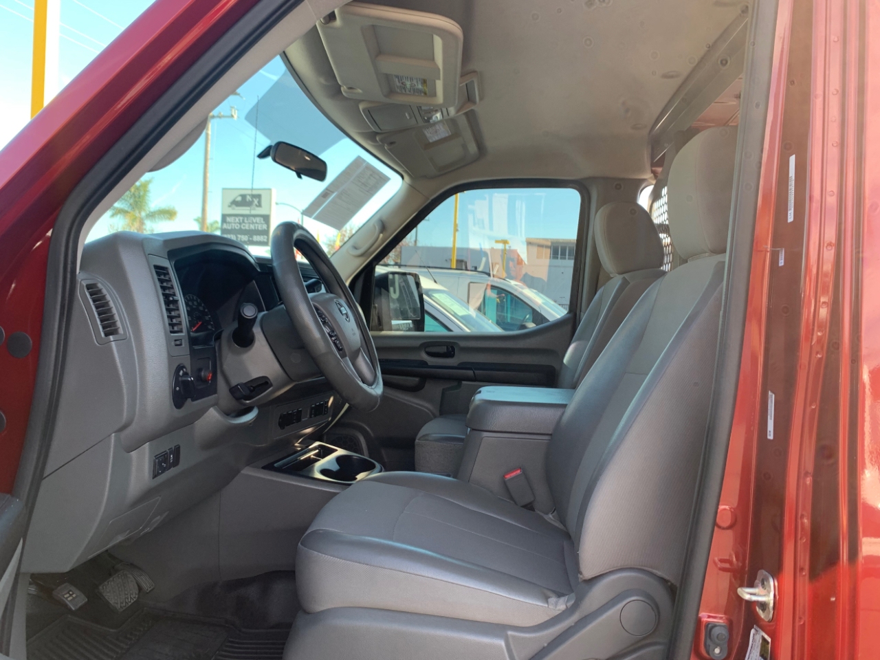 Nissan NV Cargo NV2500 HD Standard Roof V6 SV 2021