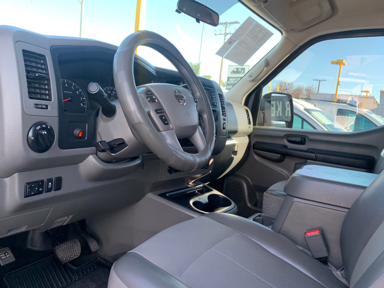 Nissan NV Cargo NV2500 HD Standard Roof V6 SV 2021