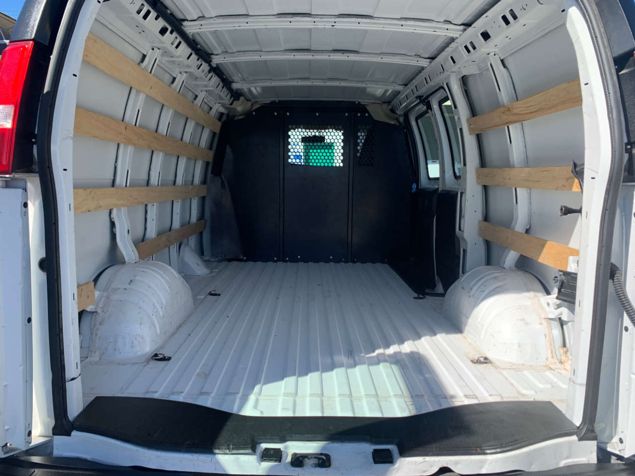 GMC Savana Cargo Van RWD 2500 135" 2024