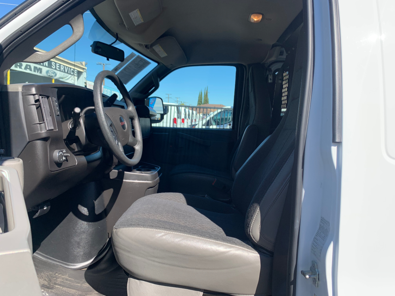 GMC Savana Cargo Van RWD 2500 135" 2024