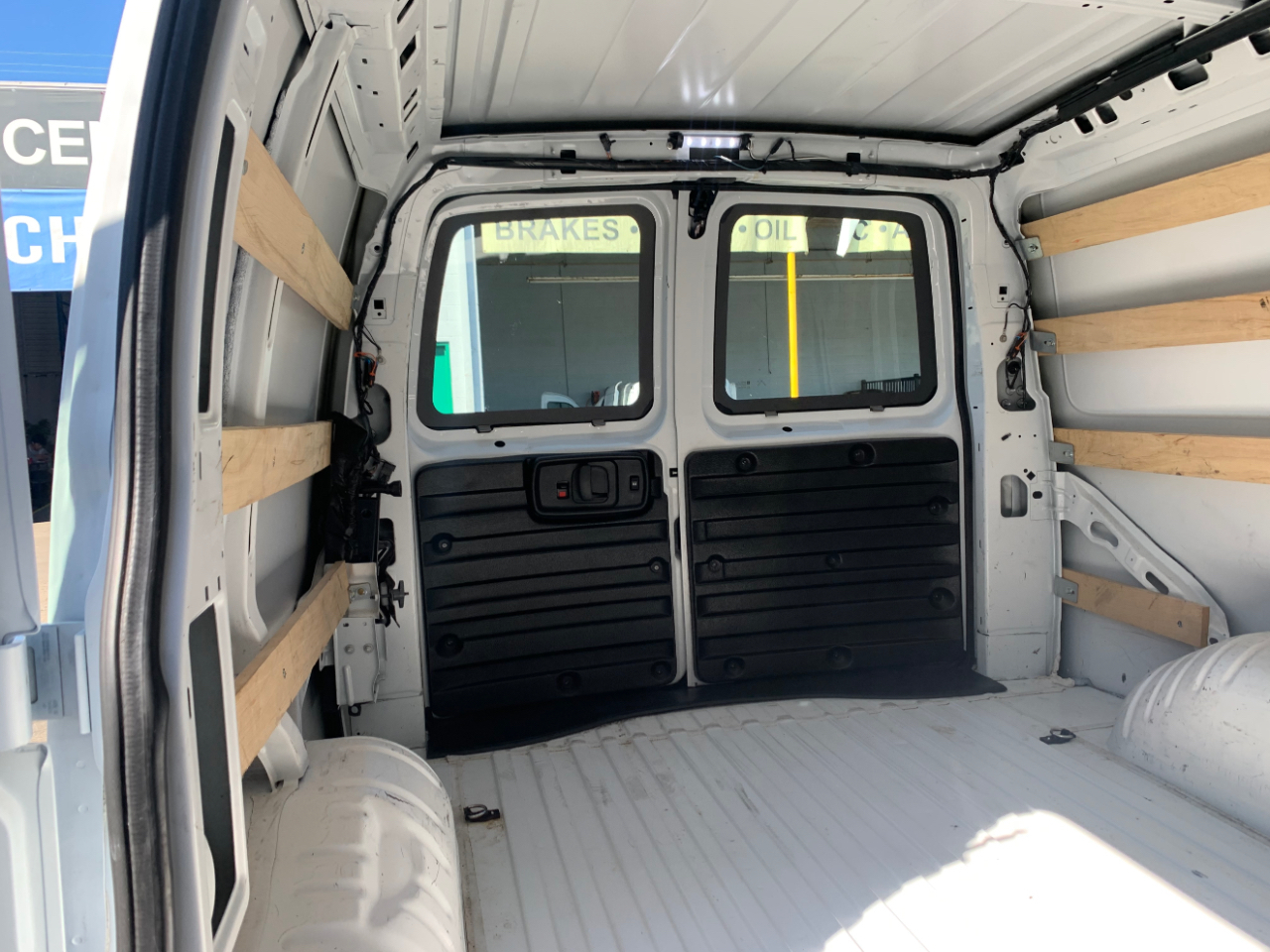 GMC Savana Cargo Van RWD 2500 135" 2024