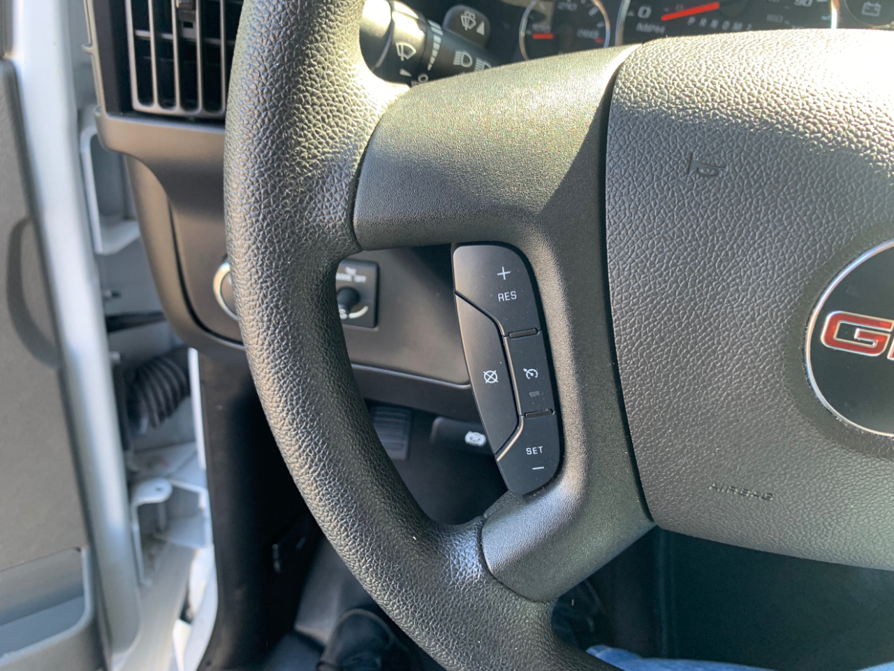 GMC Savana Cargo Van RWD 2500 135" 2024