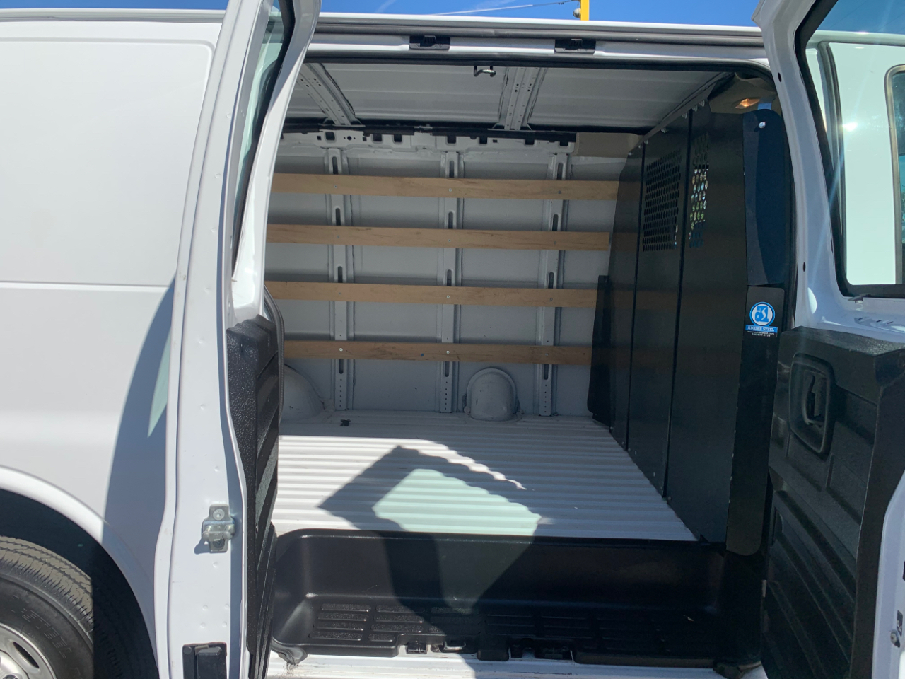 GMC Savana Cargo Van RWD 2500 135" 2024