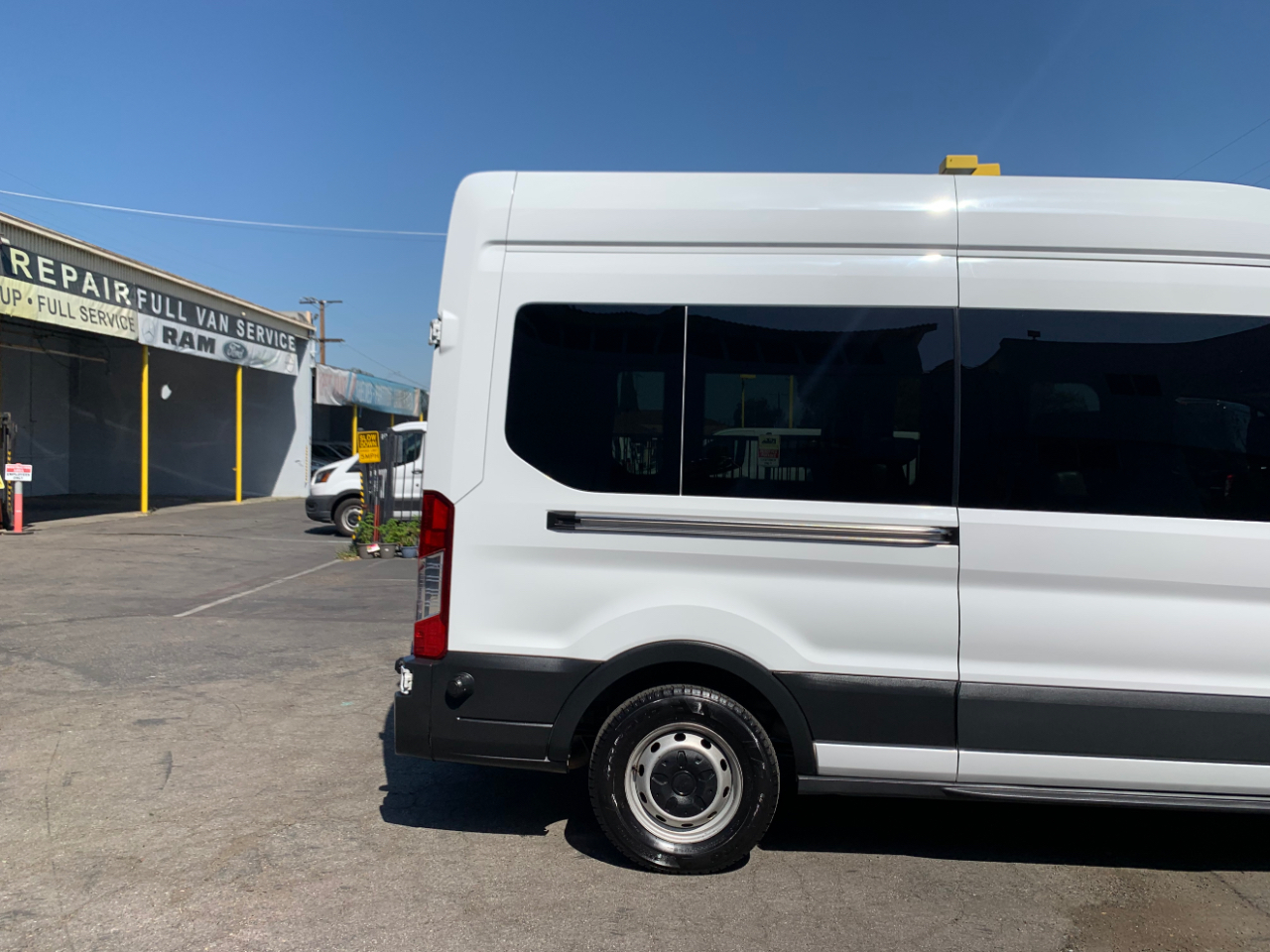 Ford Transit Passenger Wagon T-350 148" High Roof XLT Sliding RH Dr 2019
