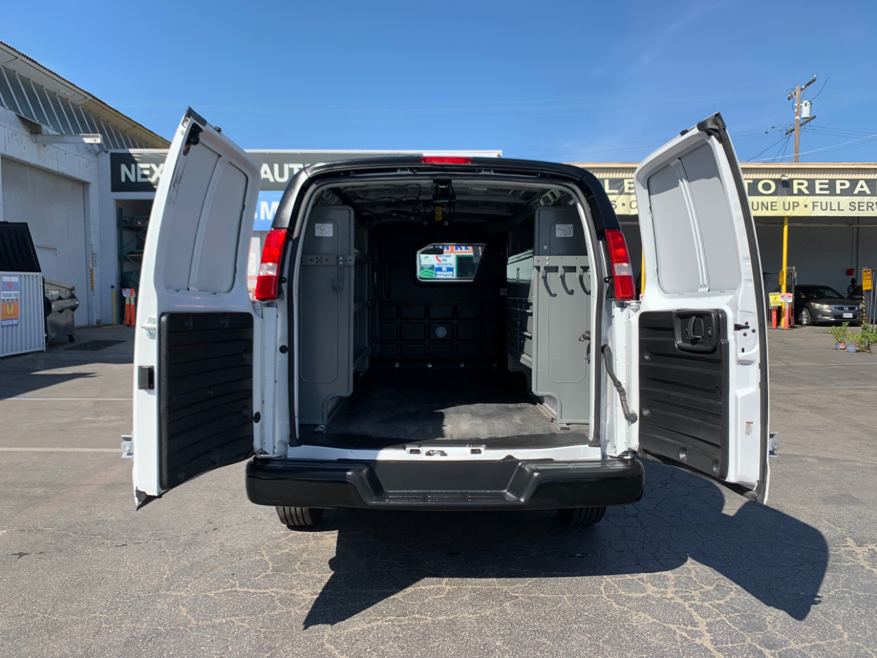 GMC Savana Cargo Van RWD 2500 135" 2024