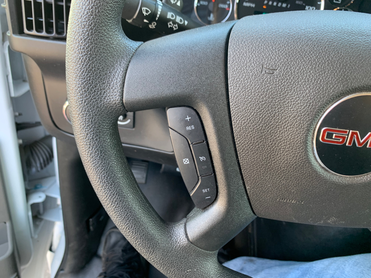 GMC Savana Cargo Van RWD 2500 135" 2024