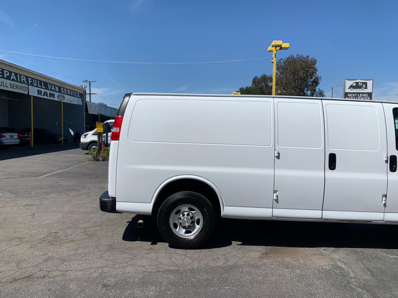 Chevrolet Express Cargo Van RWD 2500 155" 2018