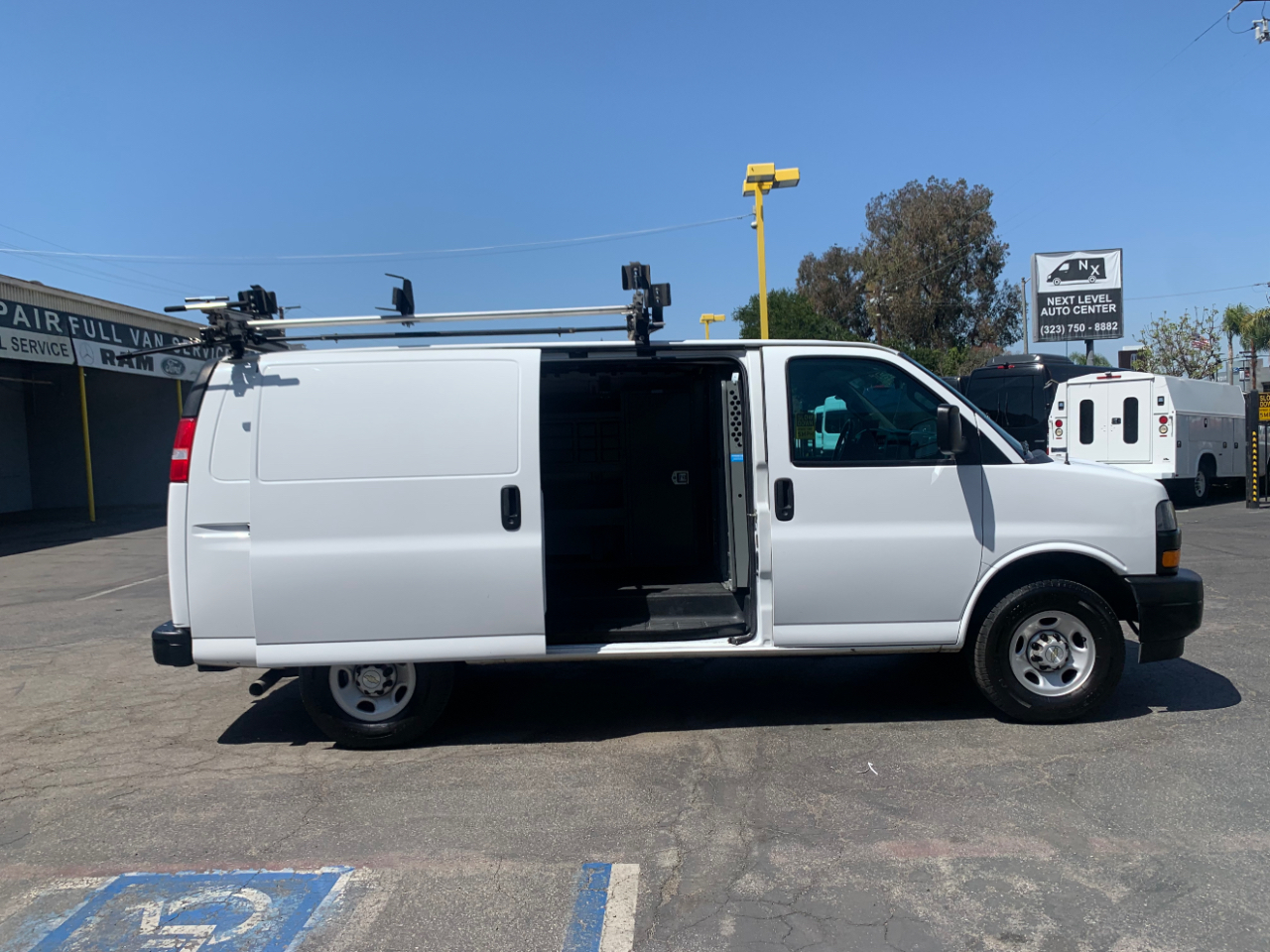 Chevrolet Express Cargo Van RWD 2500 135" 2022