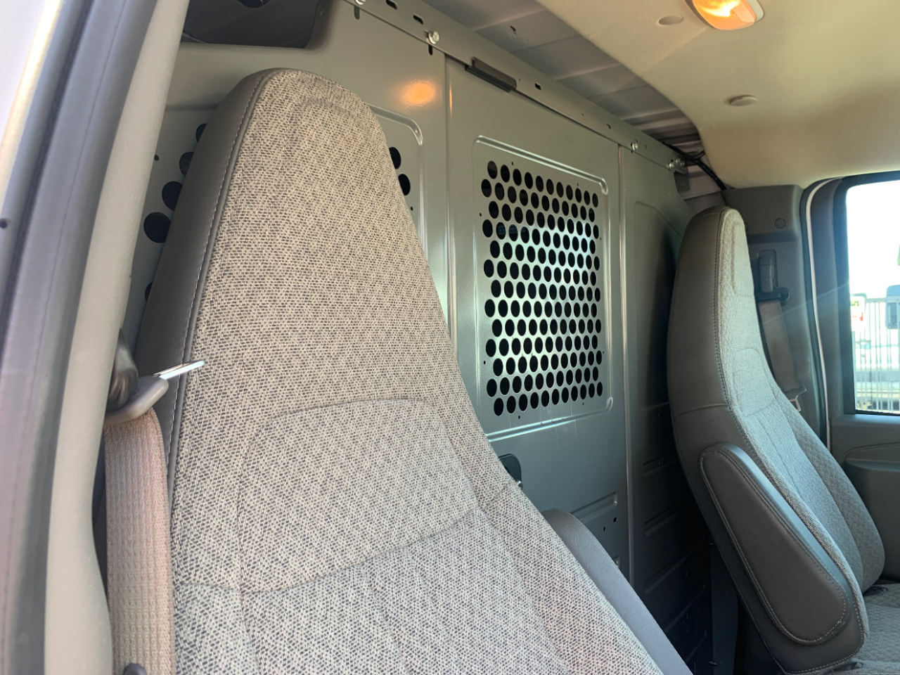 Chevrolet Express Cargo Van RWD 2500 135" 2022