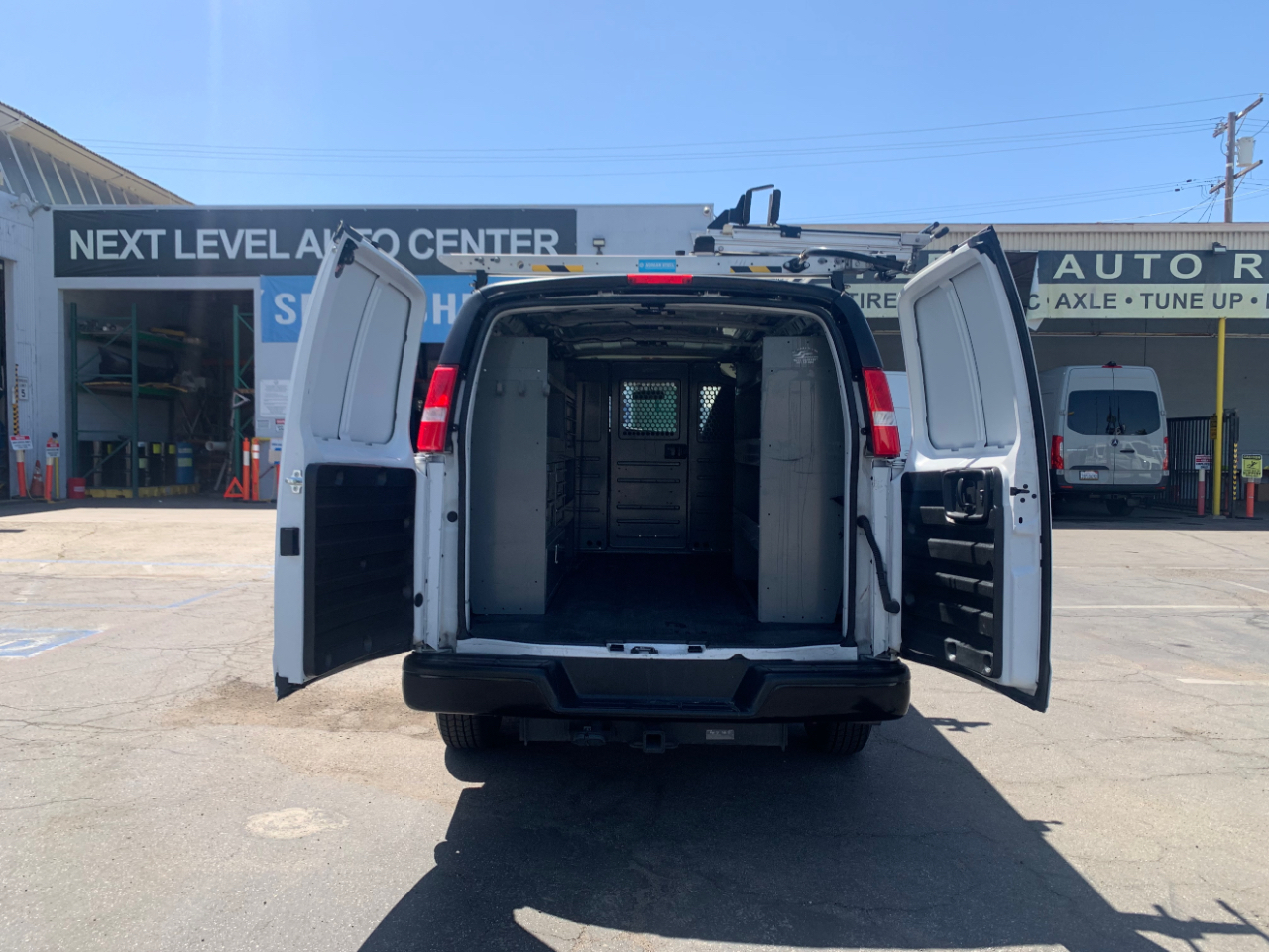 Chevrolet Express Cargo Van RWD 2500 135" 2022
