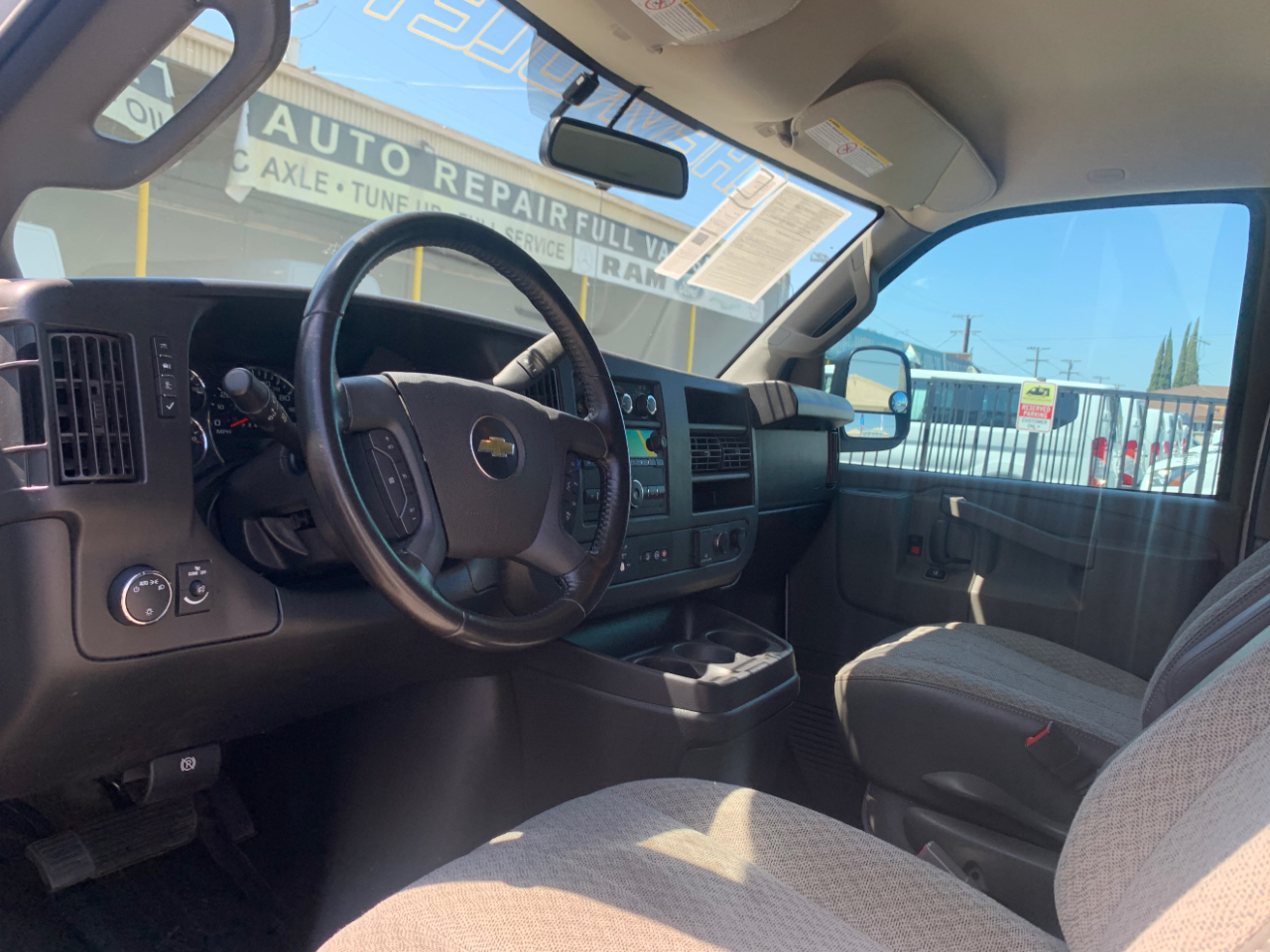 Chevrolet Express Cargo Van RWD 2500 135" 2022
