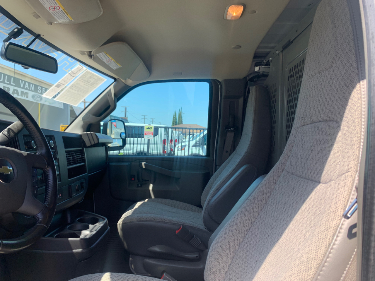 Chevrolet Express Cargo Van RWD 2500 135" 2022