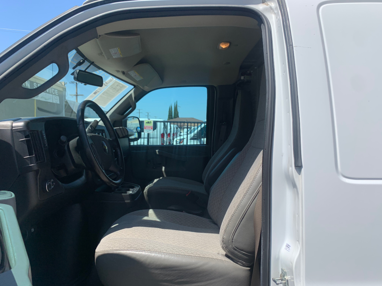 Chevrolet Express Cargo Van RWD 2500 135" 2022