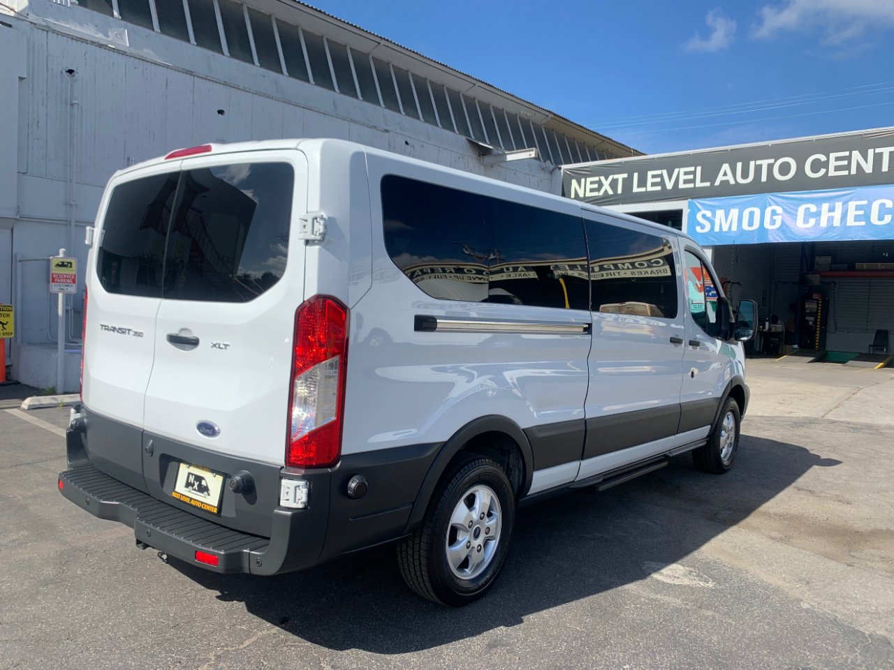 Ford Transit Wagon T-350 148" Low Roof XLT Sliding RH Dr 2017