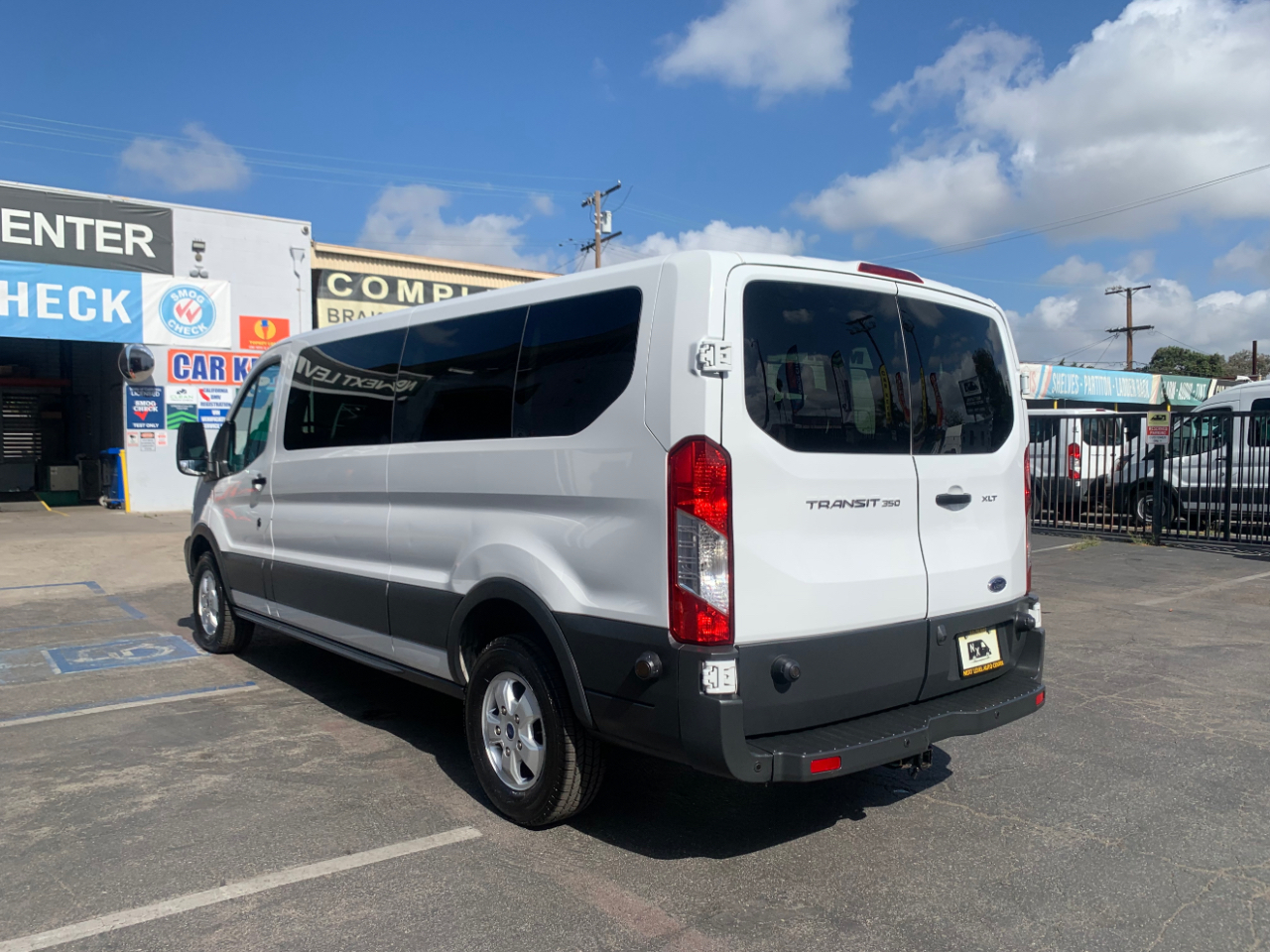 Ford Transit Wagon T-350 148" Low Roof XLT Sliding RH Dr 2017